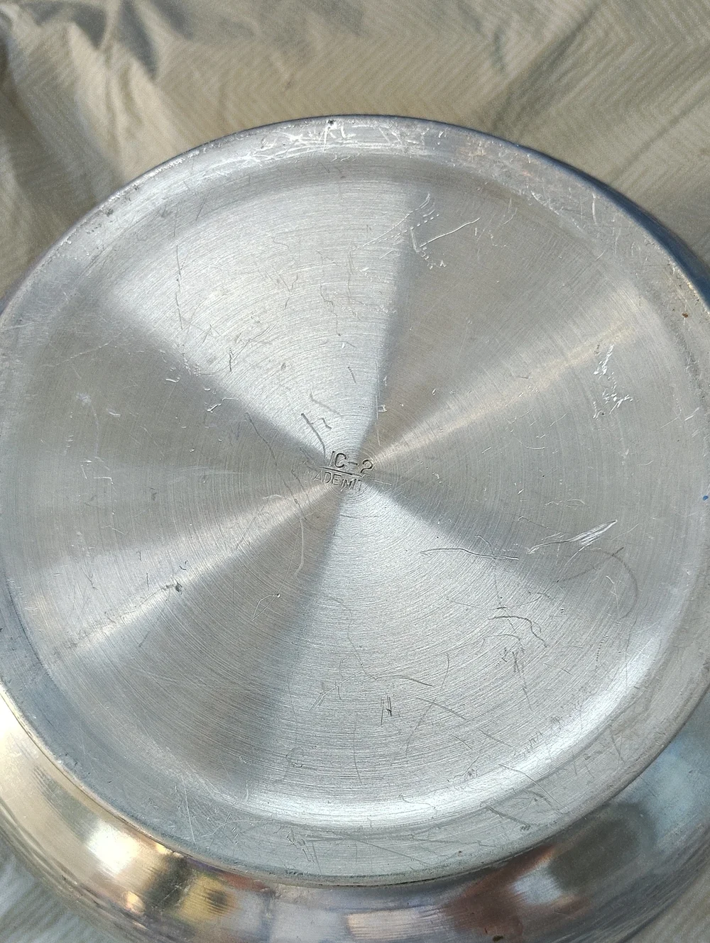 Classic Silver Aluminum Covered Casserole - Silver